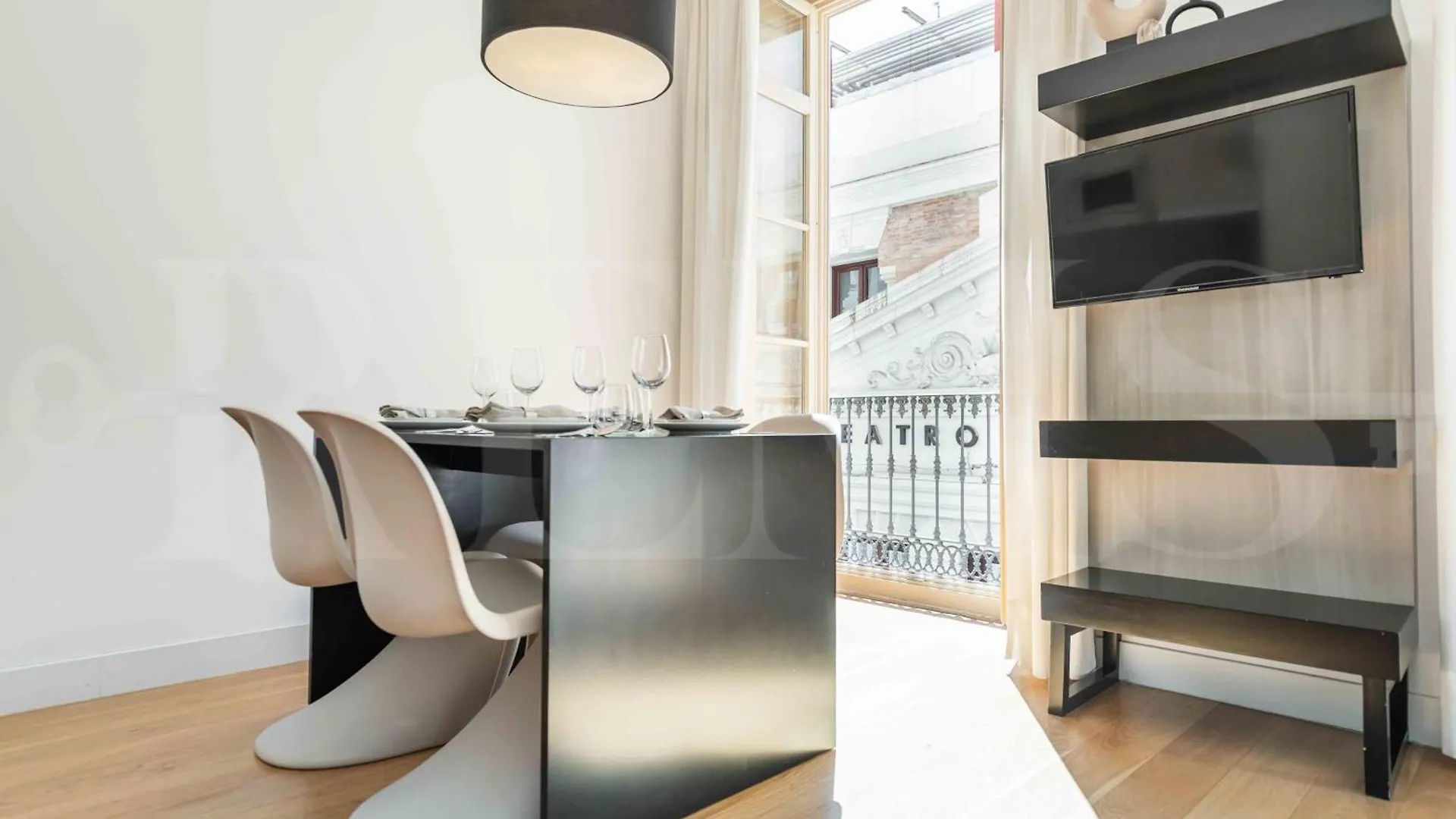 Inviting Apartment In Historic Center By Rems Malaga
