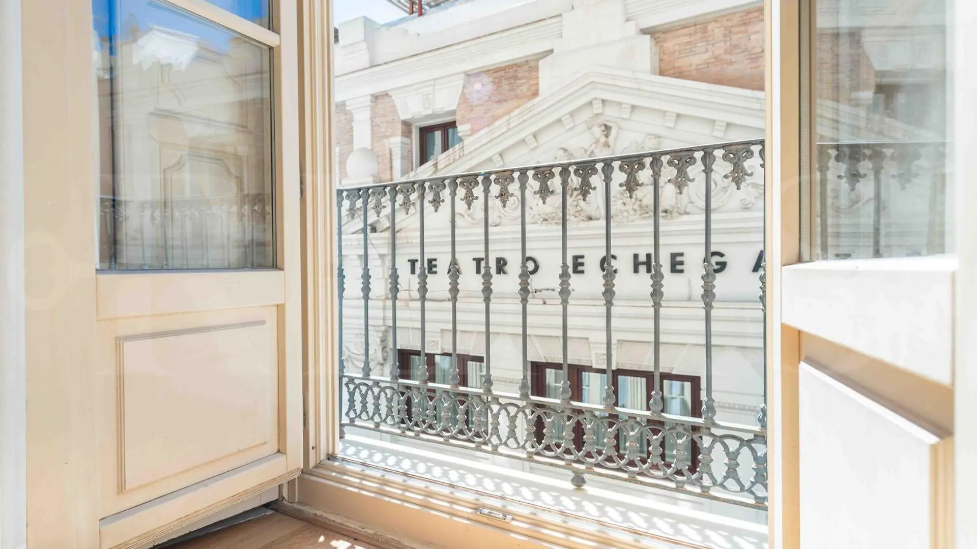 Inviting Apartment In Historic Center By Rems Malaga
